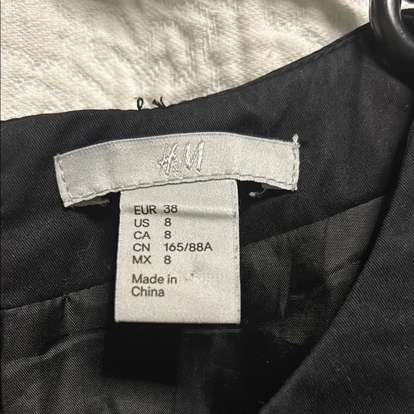 H&M Business Casual Black Sleeveless Dress - Picture 2 of 6